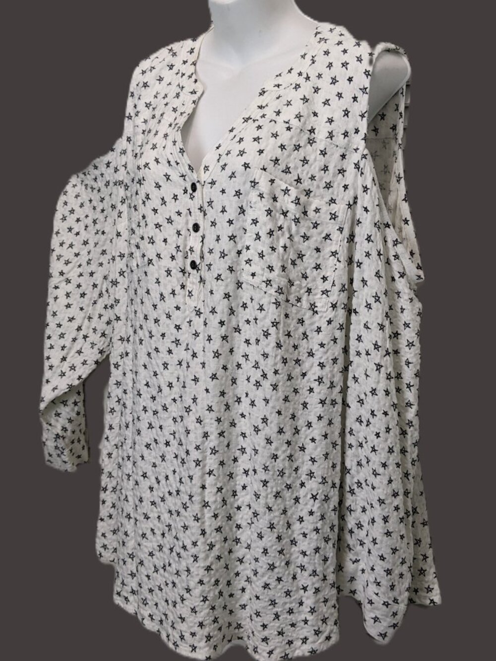 Torrid Long Sleeve Cold Shoulder Top NWT Gauzy rayon Sz 3X Harper stars white